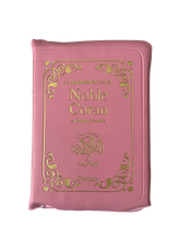 Charger l&#39;image dans la galerie, Le Noble Coran en français - La traduction des sens en langue française (Fermeture zip) - Couleur rose clair
